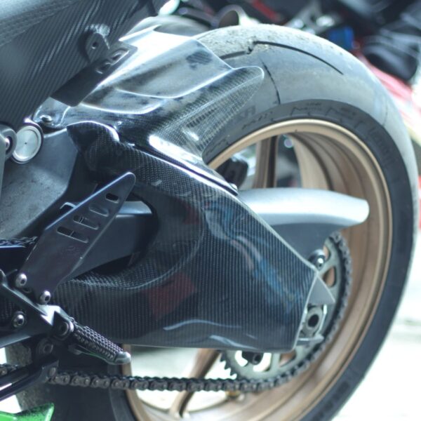 Second image of Kabon Swing Arm Cover Carbon - Kawasaki ZX6R 2009-2024