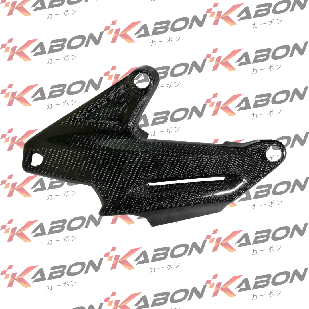 ADV150_CARBON-COVER-FOOTSTEP_