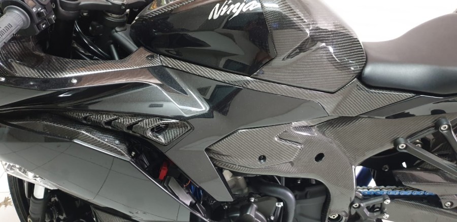 KABON-Kawasaki-ZX25-Knee-Grip-1