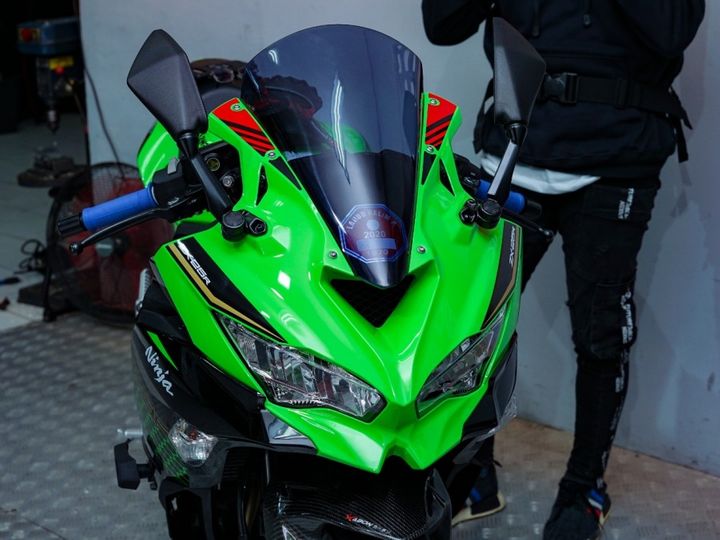 KABON-Kawasaki-ZX25R-Windshield-3