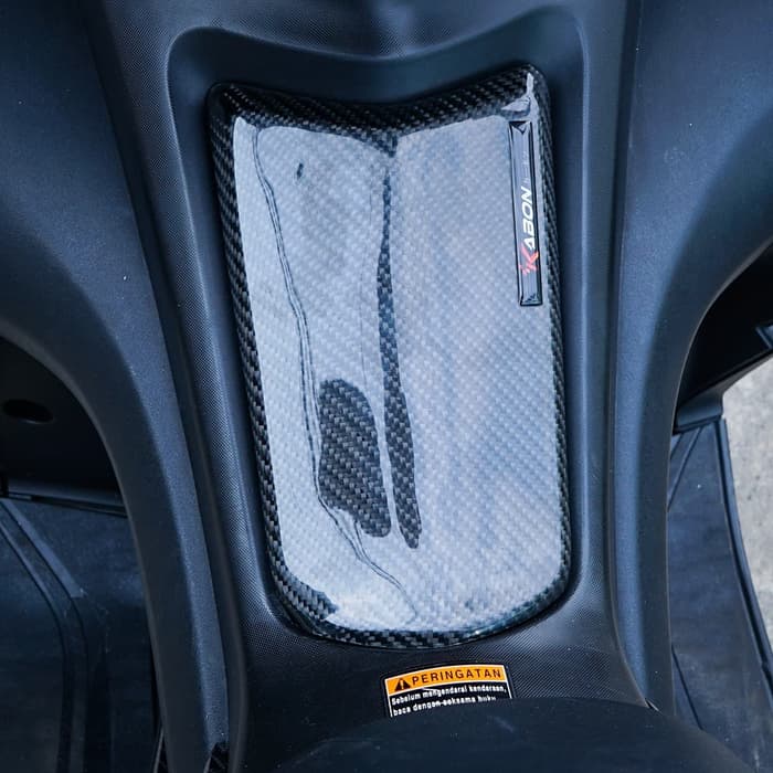 KABON-Yamaha-AEROX-155-Cover-Tanki-Bensi-Carbon-1