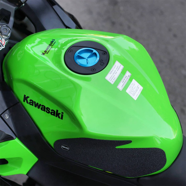 LIGHTECH-Fuel-Tank-Cap-Spin-Lock-Kawasaki-ZX25-Z900-Ninja-250-2018-Blue-Terpasang