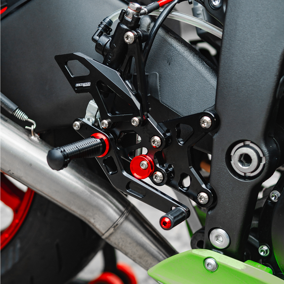 kendmoto rearset v2 zx6r copy 6